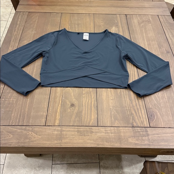 Gymshark Crossover Long Sleeve Crop Top - Picture 3 of 7